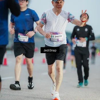 Runner Photo 7520812