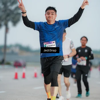 Runner Photo 7520815