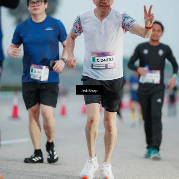 Runner Photo 7520816