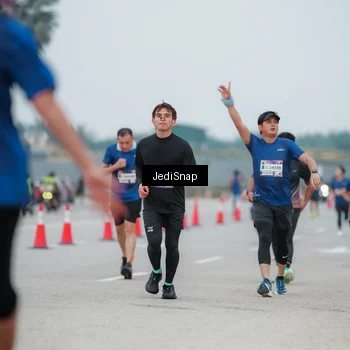 Runner Photo 7520880