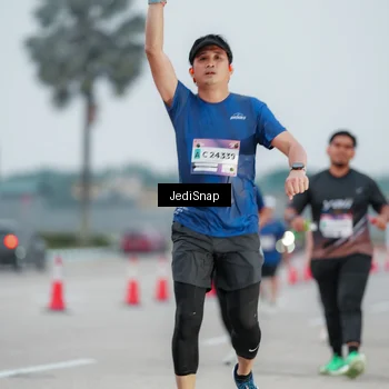 Runner Photo 7520911
