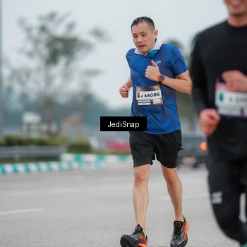 Runner Photo 7520912