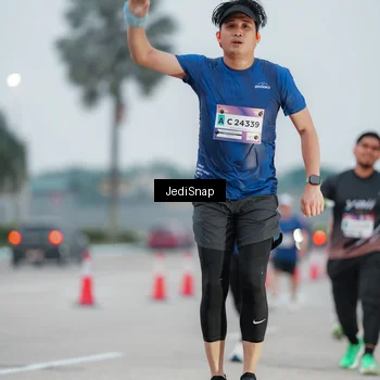 Runner Photo 7520914
