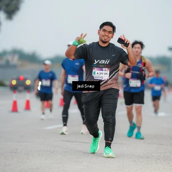 Runner Photo 7520926