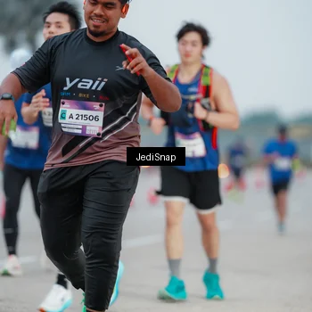 Runner Photo 7520945