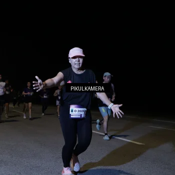 Runner Photo 7521002