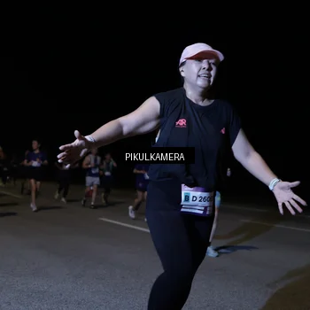 Runner Photo 7521003