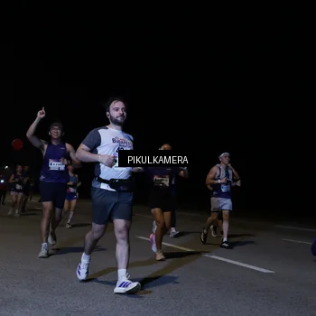 Runner Photo 7521010