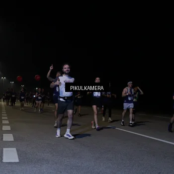 Runner Photo 7521011
