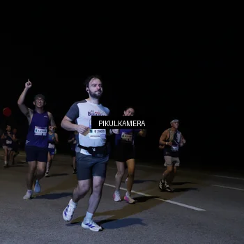 Runner Photo 7521018