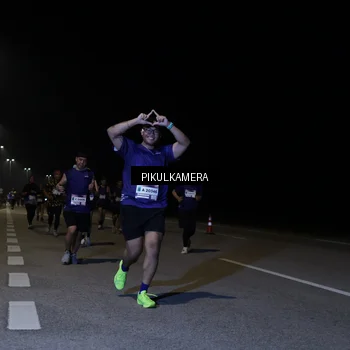 Runner Photo 7521153