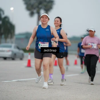Runner Photo 7521180