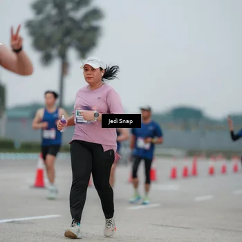Runner Photo 7521184