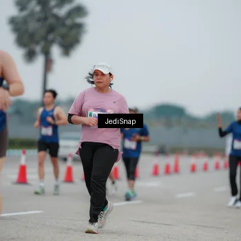 Runner Photo 7521189