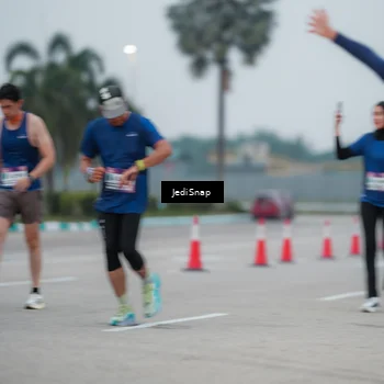Runner Photo 7521211