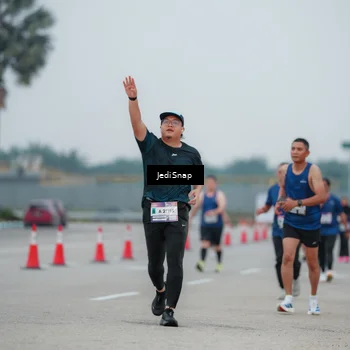 Runner Photo 7521244
