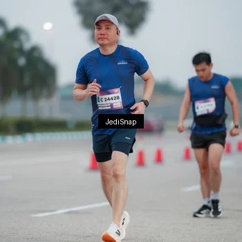 Runner Photo 7521342