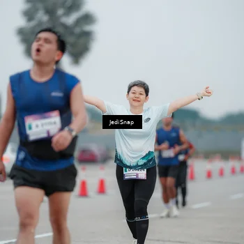 Runner Photo 7521374