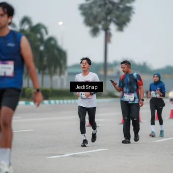 Runner Photo 7521399