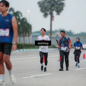 Runner Photo 7521401