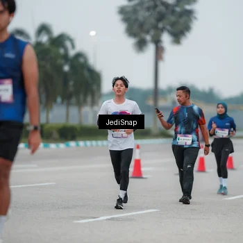 Runner Photo 7521409
