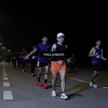 Runner Photo 7521417