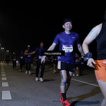 Runner Photo 7521430