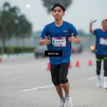 Runner Photo 7521938