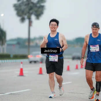 Runner Photo 7521971