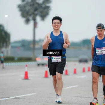 Runner Photo 7521973