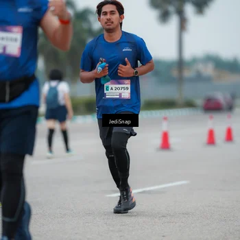 Runner Photo 7522009