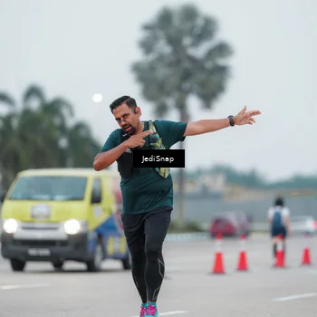 Runner Photo 7522049