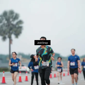 Runner Photo 7522069