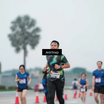 Runner Photo 7522070