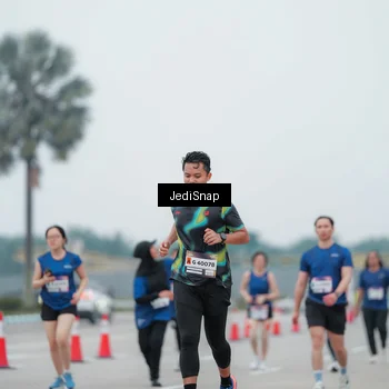 Runner Photo 7522071