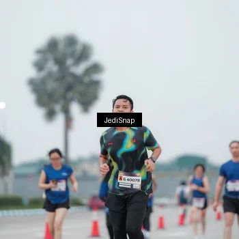 Runner Photo 7522072