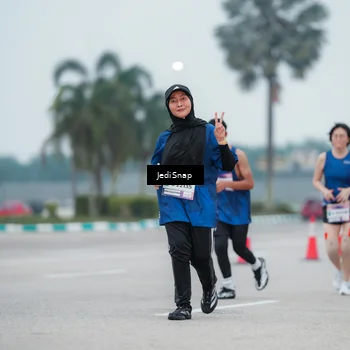Runner Photo 7522104