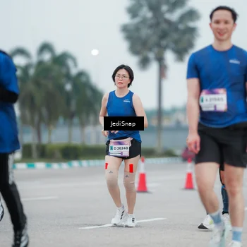 Runner Photo 7522110