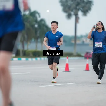 Runner Photo 7522135