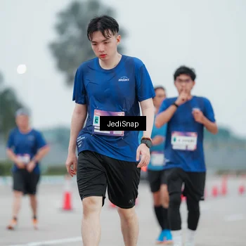 Runner Photo 7522210