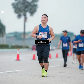 Runner Photo 7522265