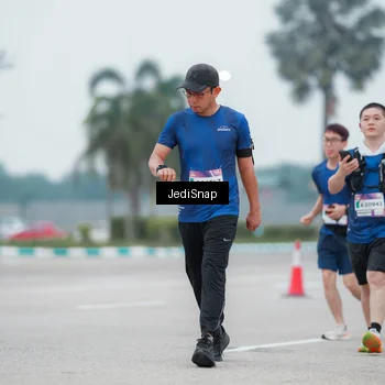 Runner Photo 7522280