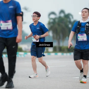Runner Photo 7522297