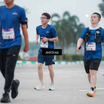 Runner Photo 7522298