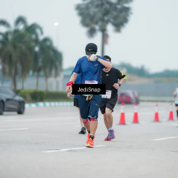 Runner Photo 7522330