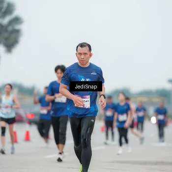 Runner Photo 7522340