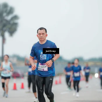 Runner Photo 7522345