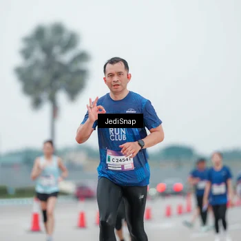 Runner Photo 7522352