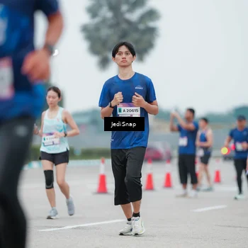 Runner Photo 7522360