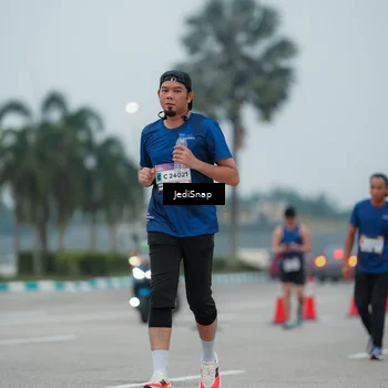 Runner Photo 7522391